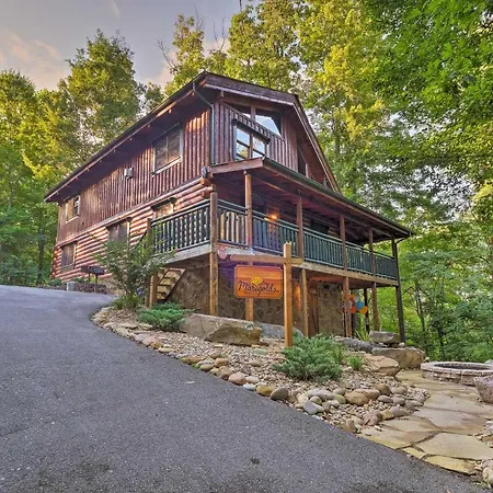 Gatlinburg Family Cabin With Private Hot Tub And Deck! Villa